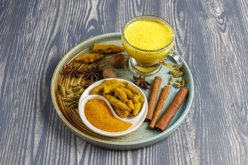 almond milk and turmeric drink